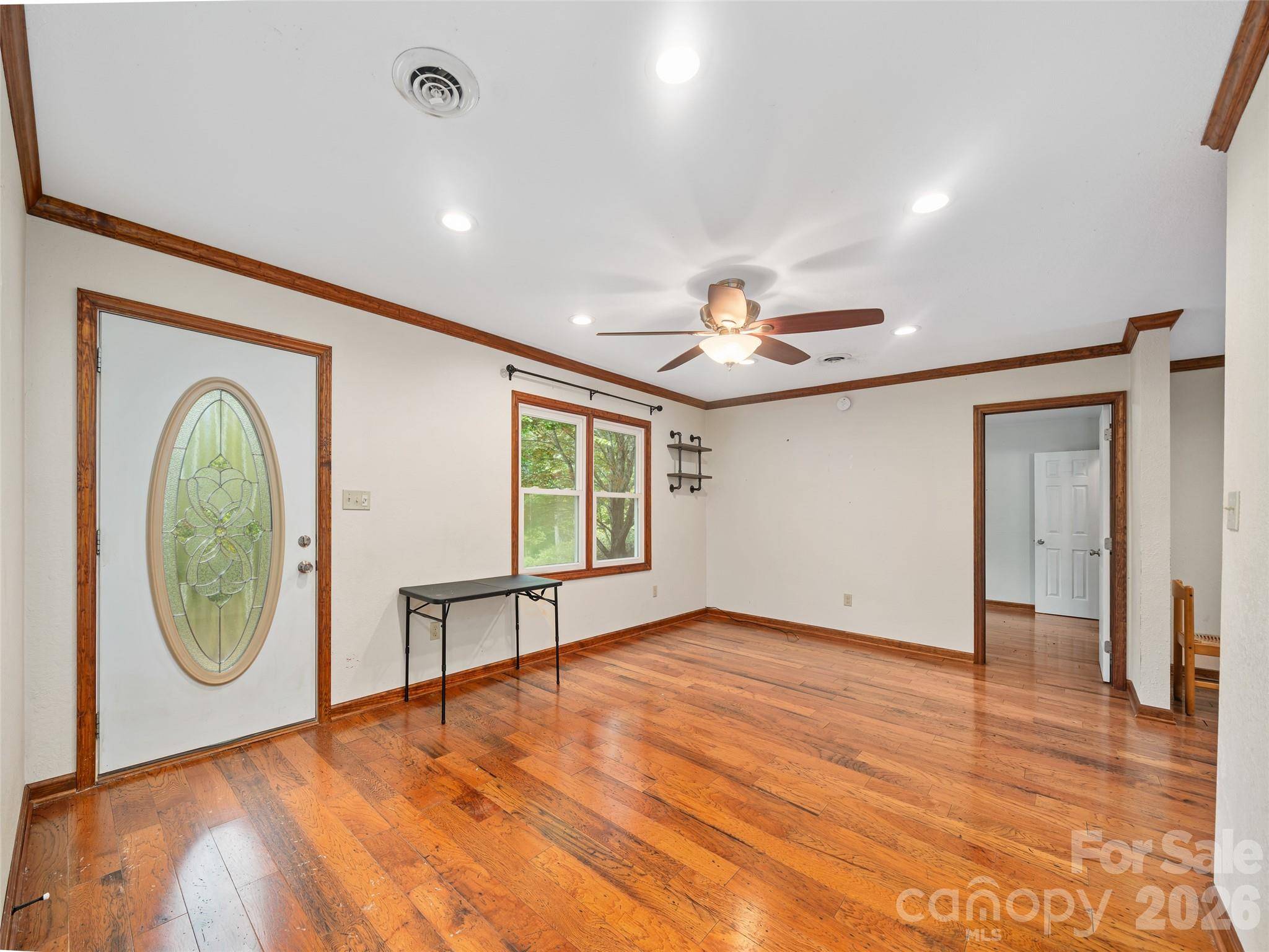 158 Dover LN, Spruce Pine, NC 28777