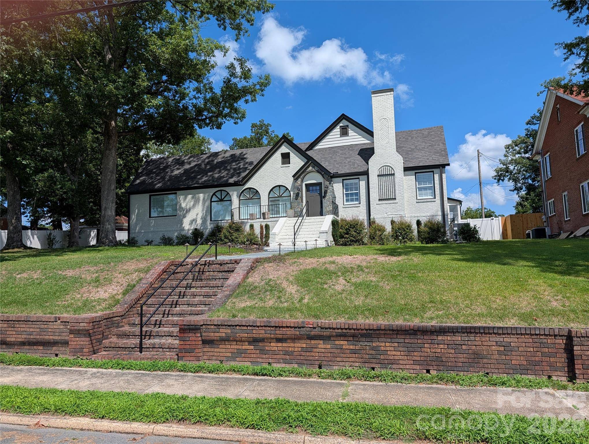 276 N 4th ST N, Albemarle, NC 28001