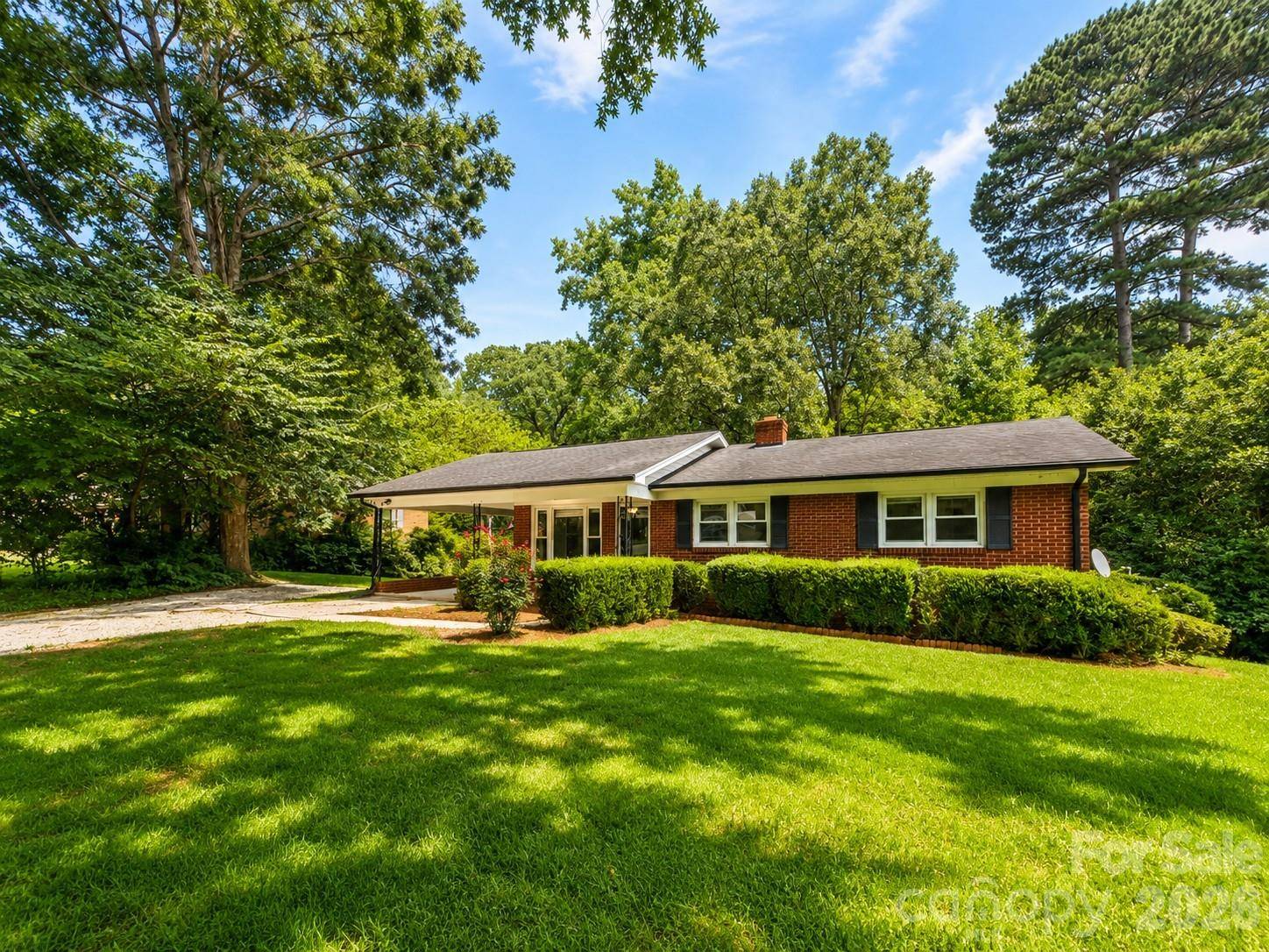 109 Holly DR, Mount Holly, NC 28120