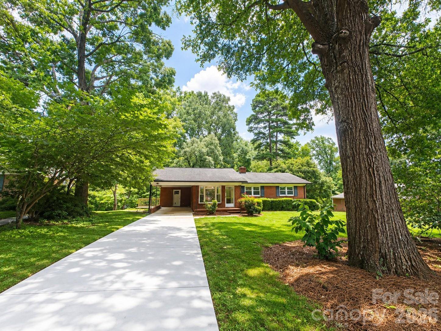 109 Holly DR, Mount Holly, NC 28120
