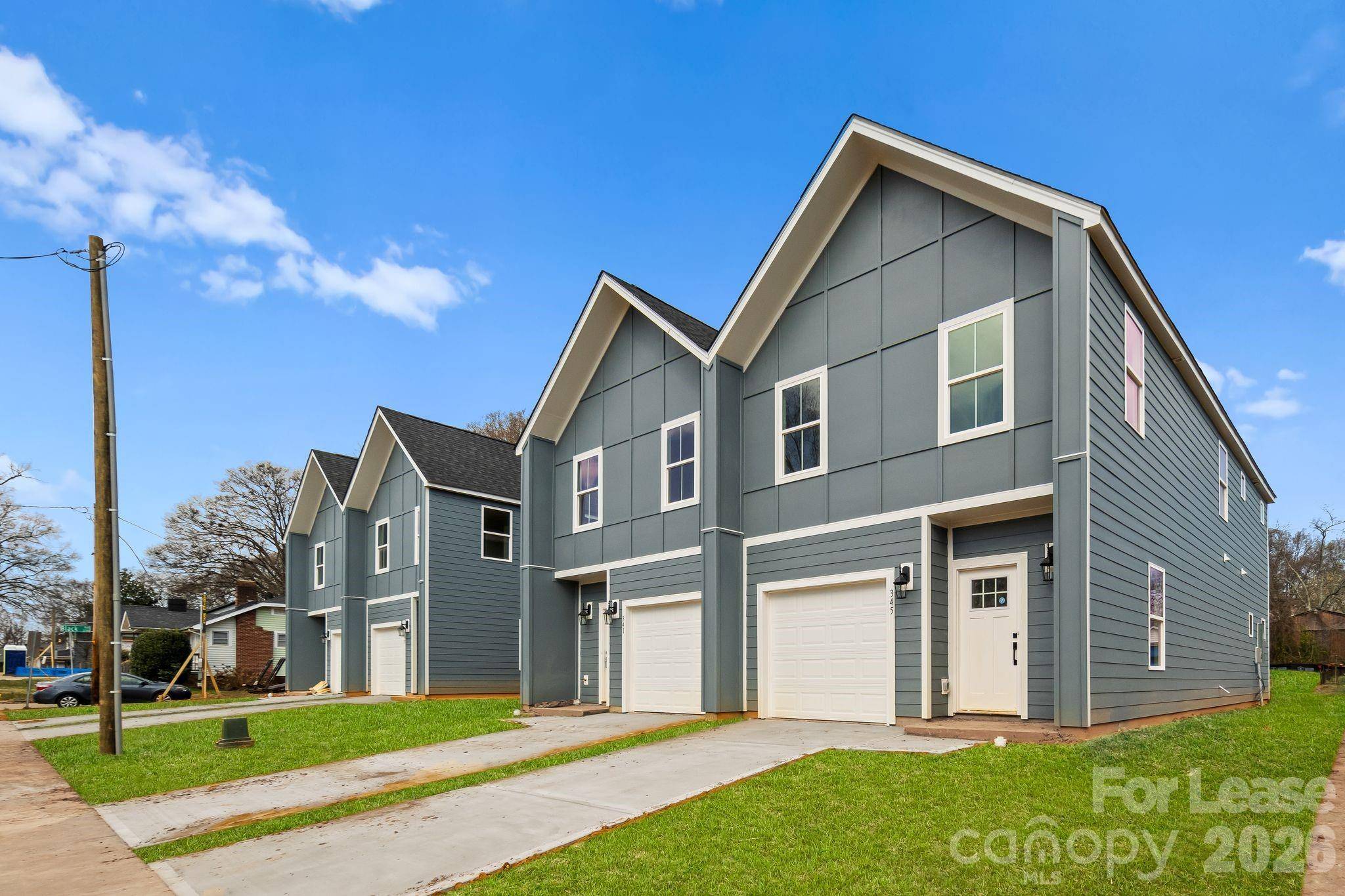 341 N Hoskins RD, Charlotte, NC 28216