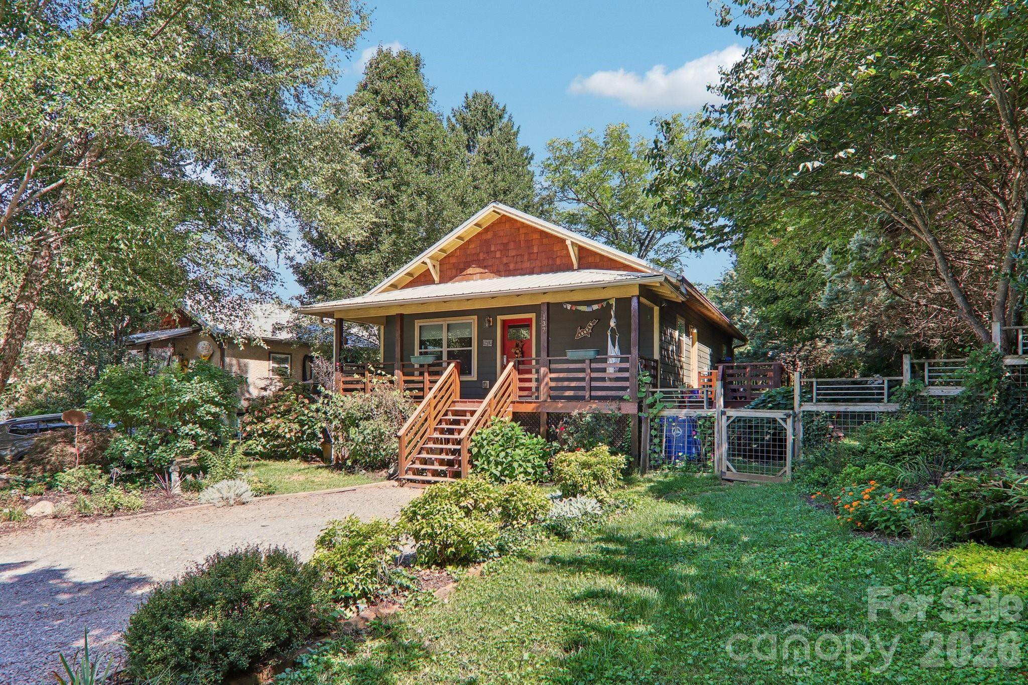 137 Sulphur Springs RD, Asheville, NC 28806