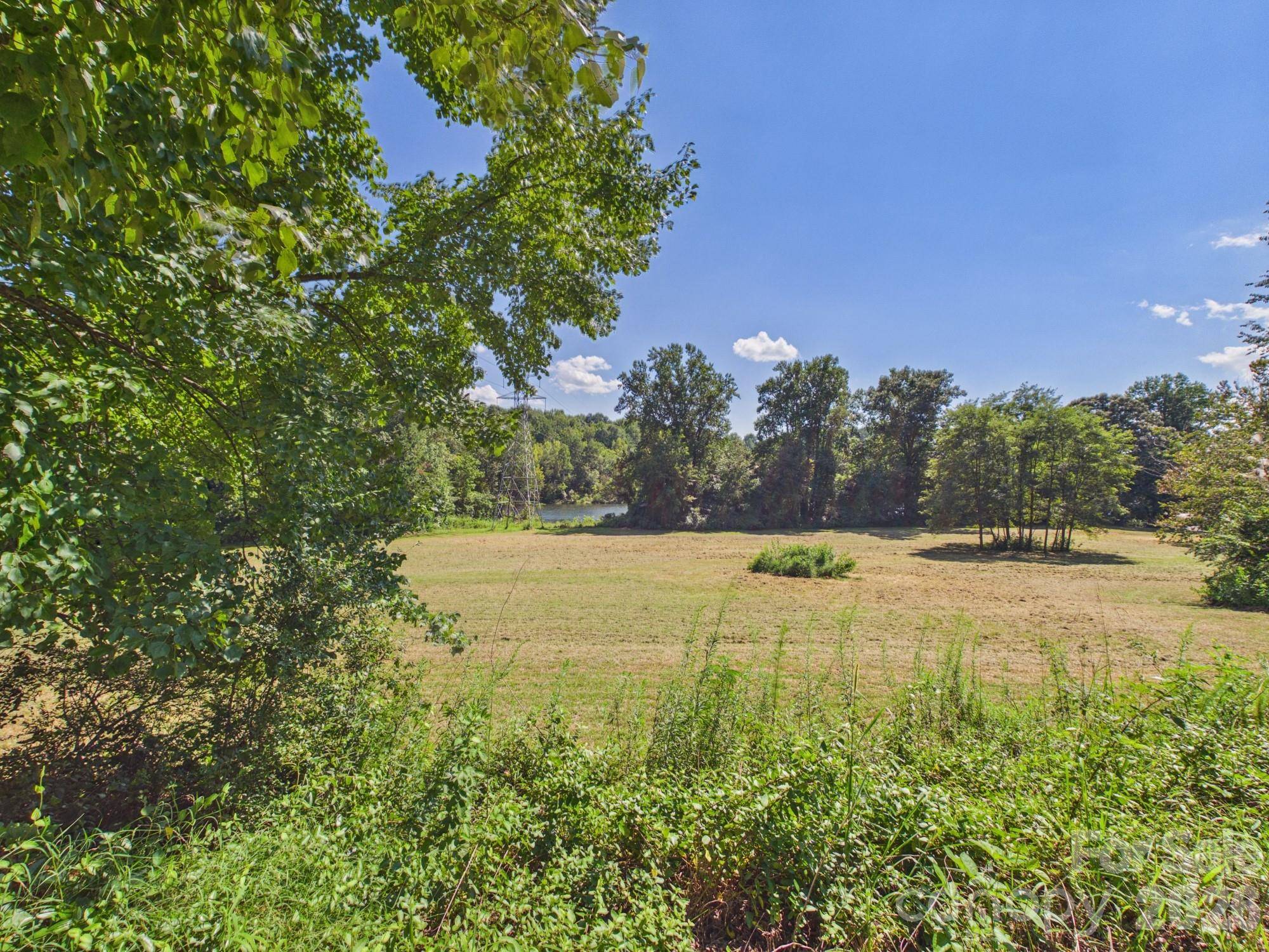 51 Fred Jolly LN, Taylorsville, NC 28681