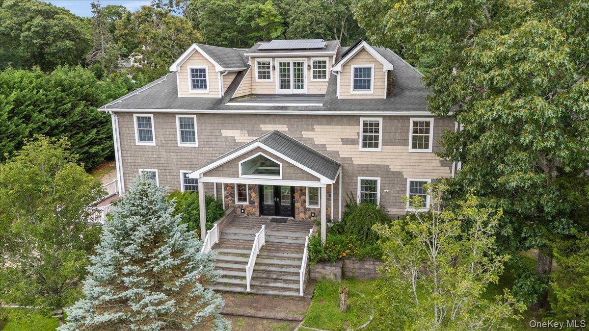 33A Newtown RD, Hampton Bays, NY 11946