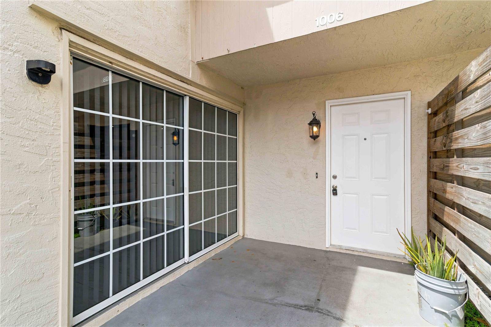 1006 LONGFELLOW CT, Sarasota, FL 34243