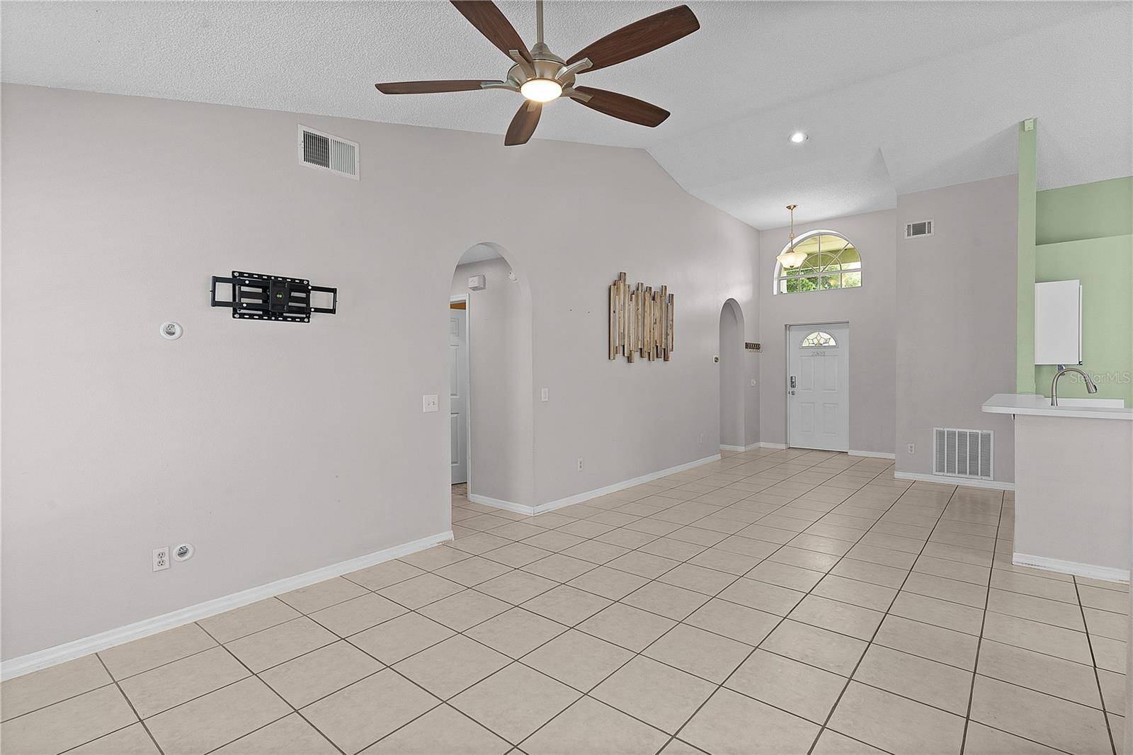 40045 PALM ST, Lady Lake, FL 32159