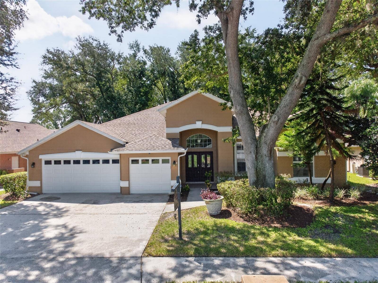 2243 EAGLE BLUFF DR, Valrico, FL 33596