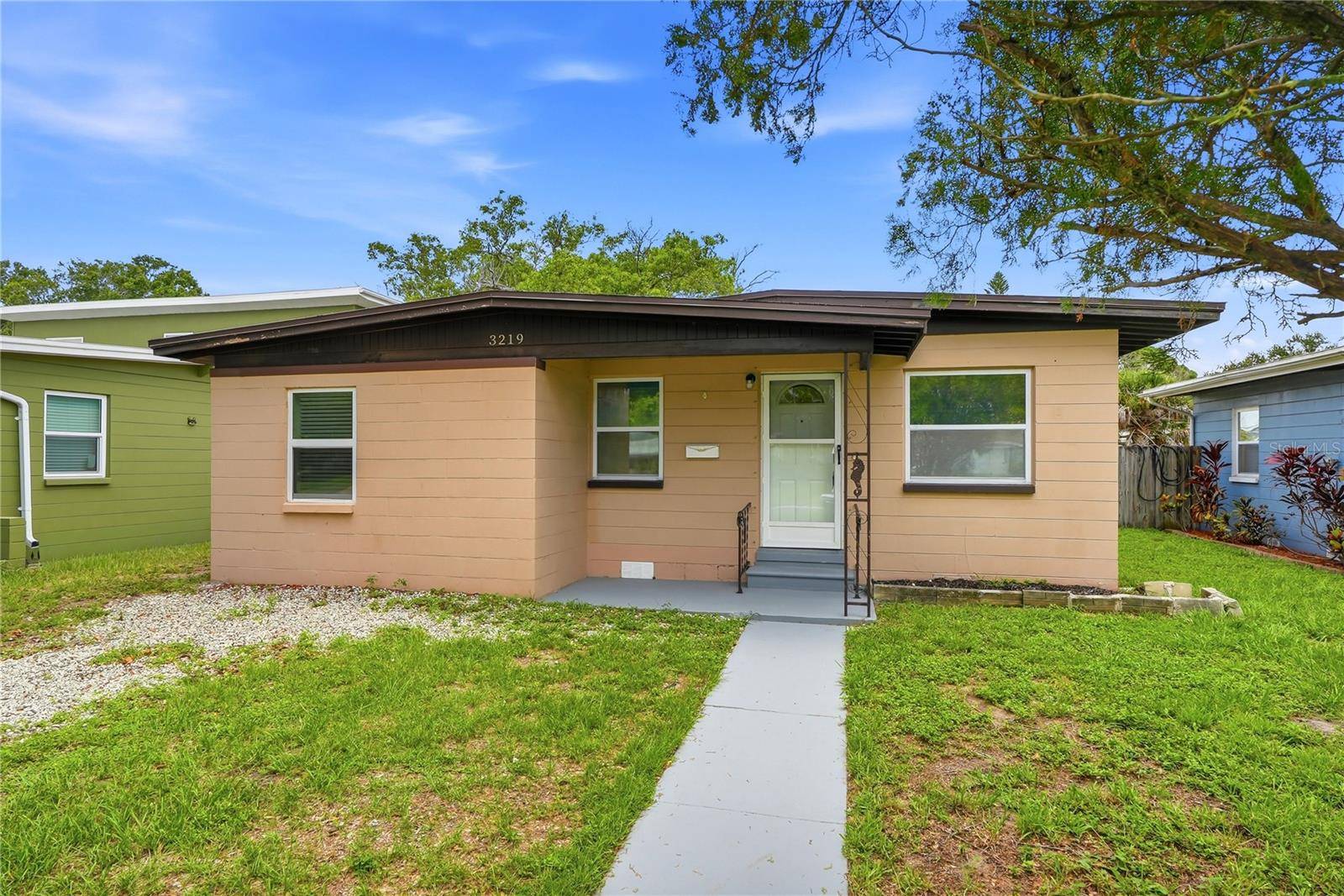 3219 40TH ST N, St Petersburg, FL 33713