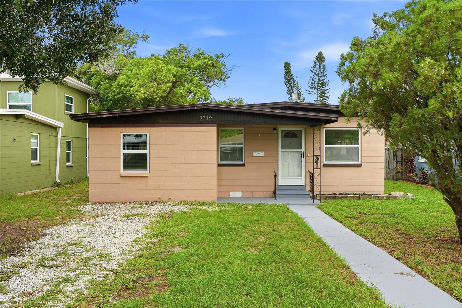 3219 40TH ST N, St Petersburg, FL 33713