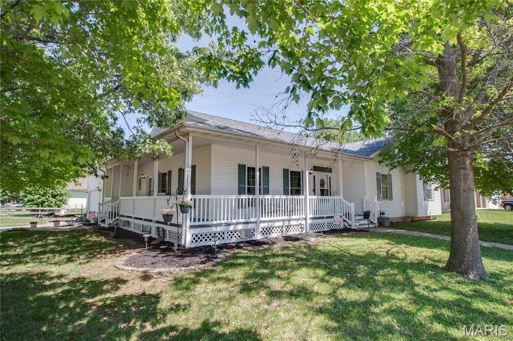 419 Geaschel DR, Caseyville, IL 62232