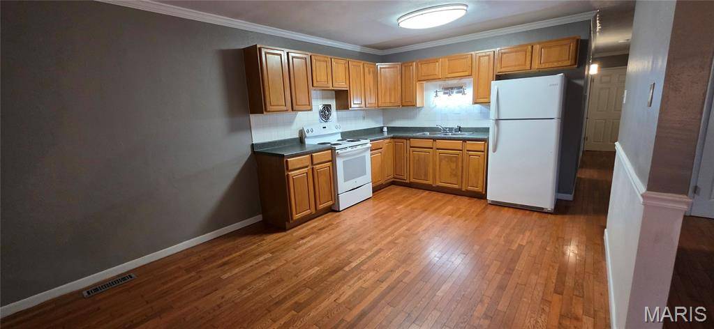 45 Cedar Brook DR, Pacific, MO 63069