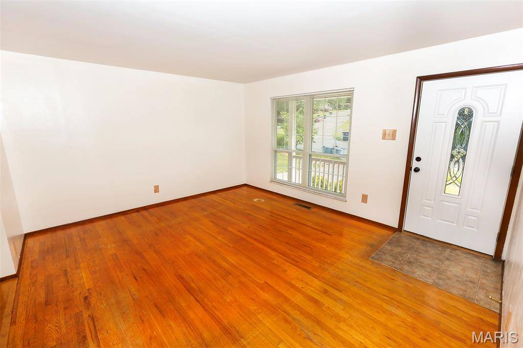 728 Stonesign DR, Fenton, MO 63026