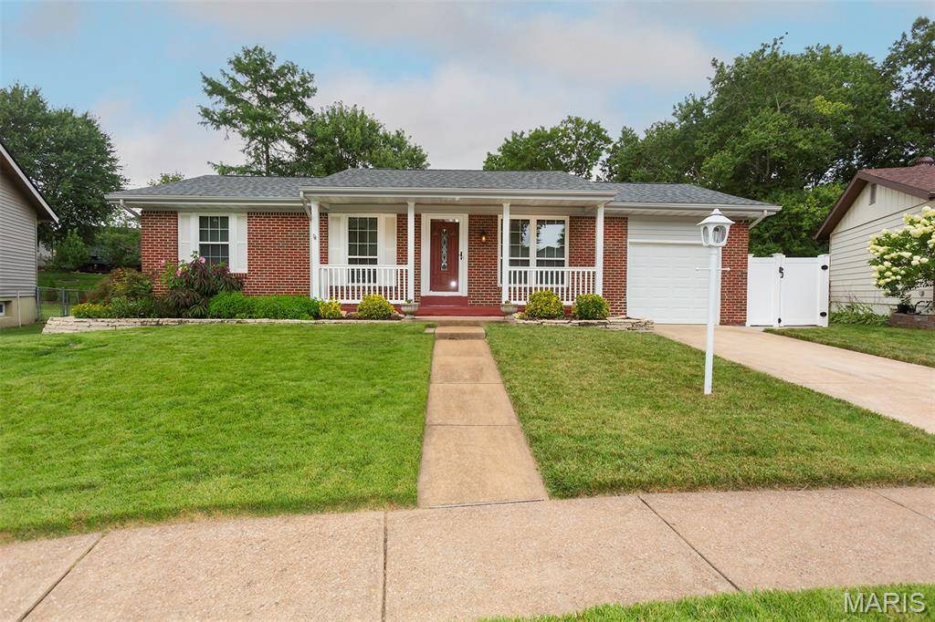 728 Stonesign DR, Fenton, MO 63026