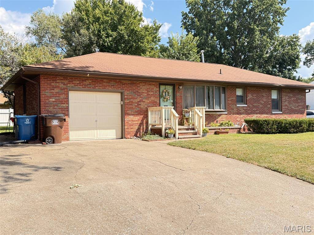 142 Reno AVE, East Alton, IL 62024
