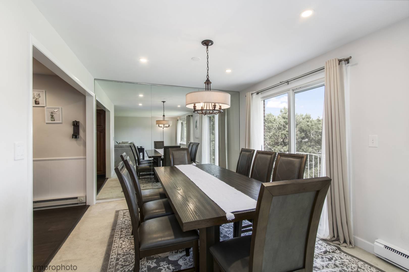 2812 E Bel Aire DR #303, Arlington Heights, IL 60004