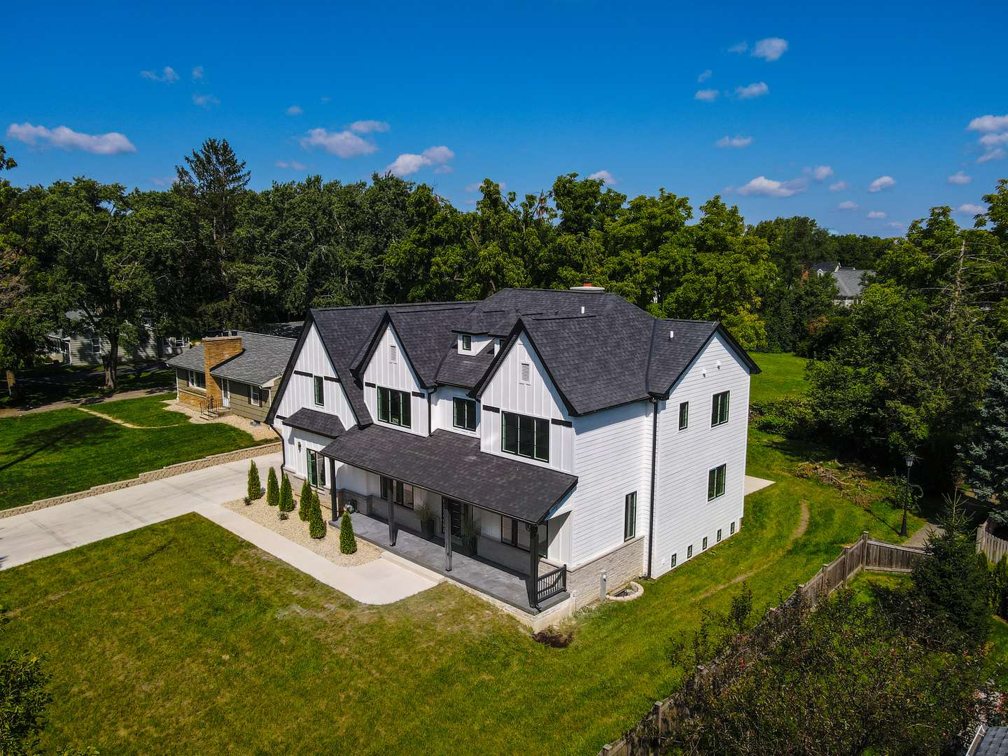 234 E 58th PL, Westmont, IL 60559