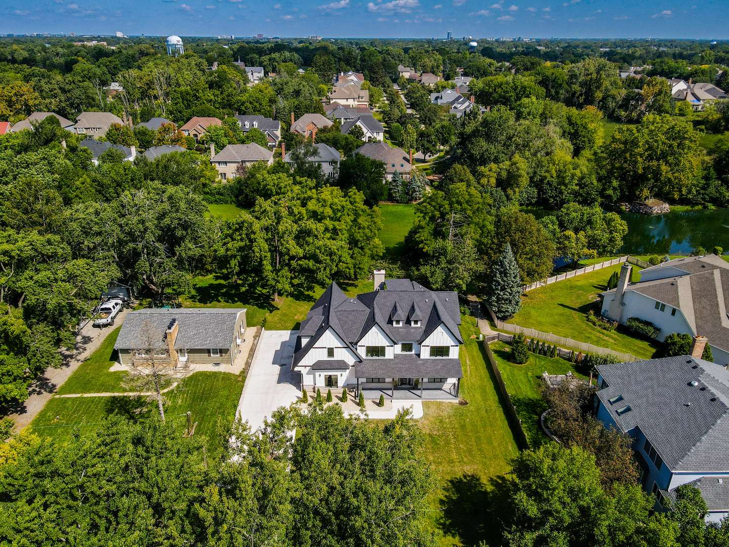234 E 58th PL, Westmont, IL 60559