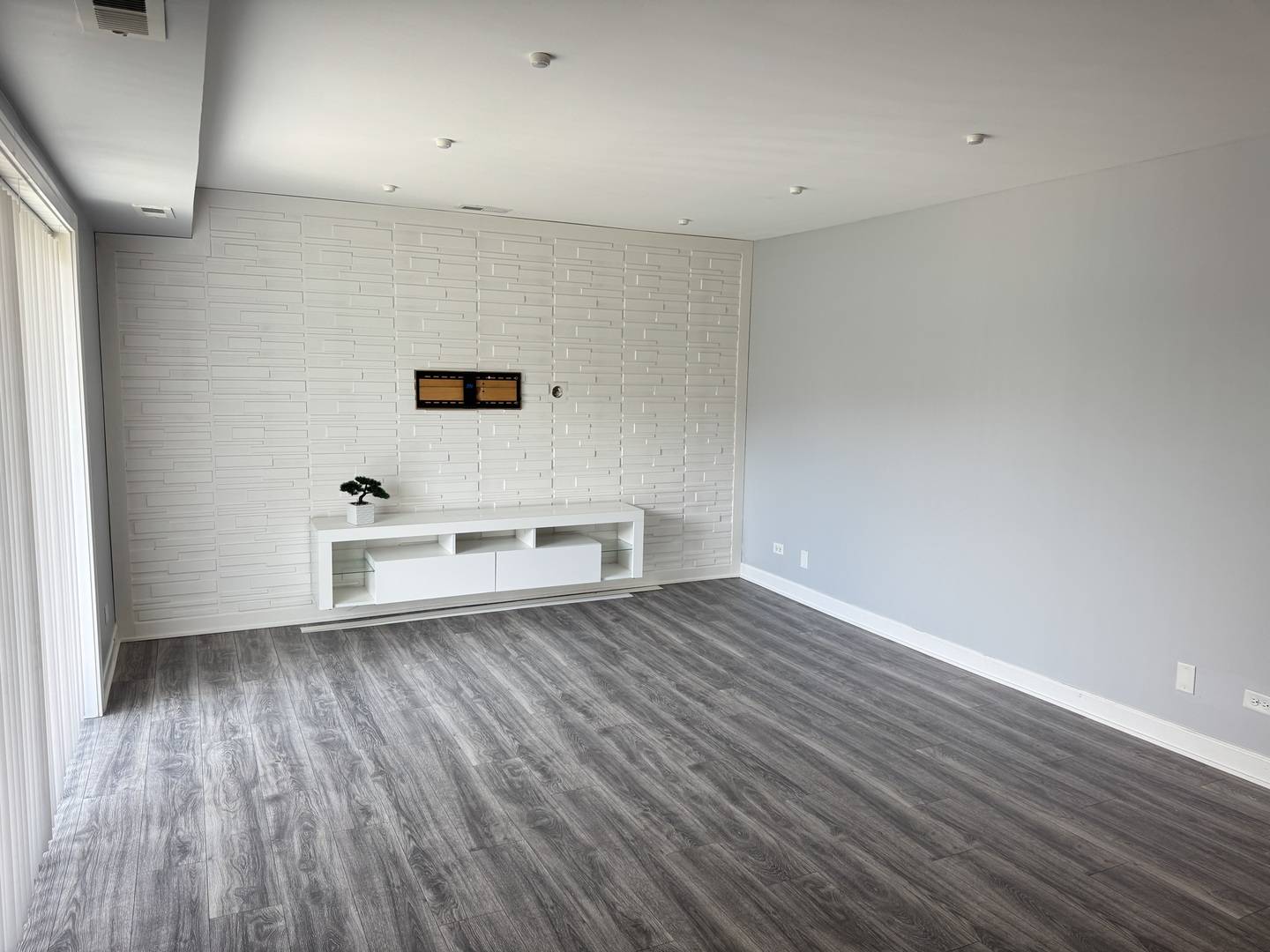 263 S Clubhouse DR #312, Palatine, IL 60074
