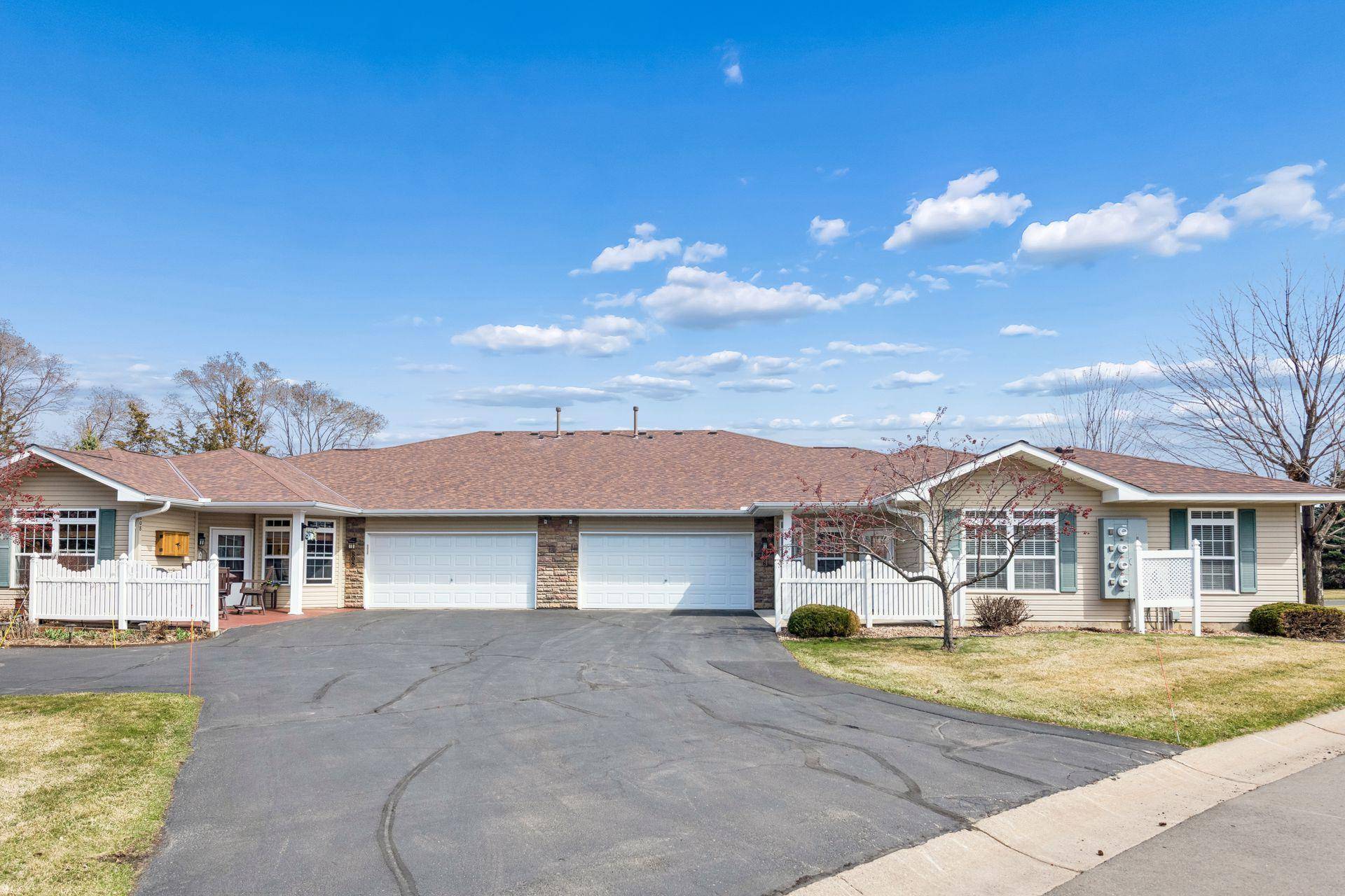 806 Roundhouse ST, Shakopee, MN 55379