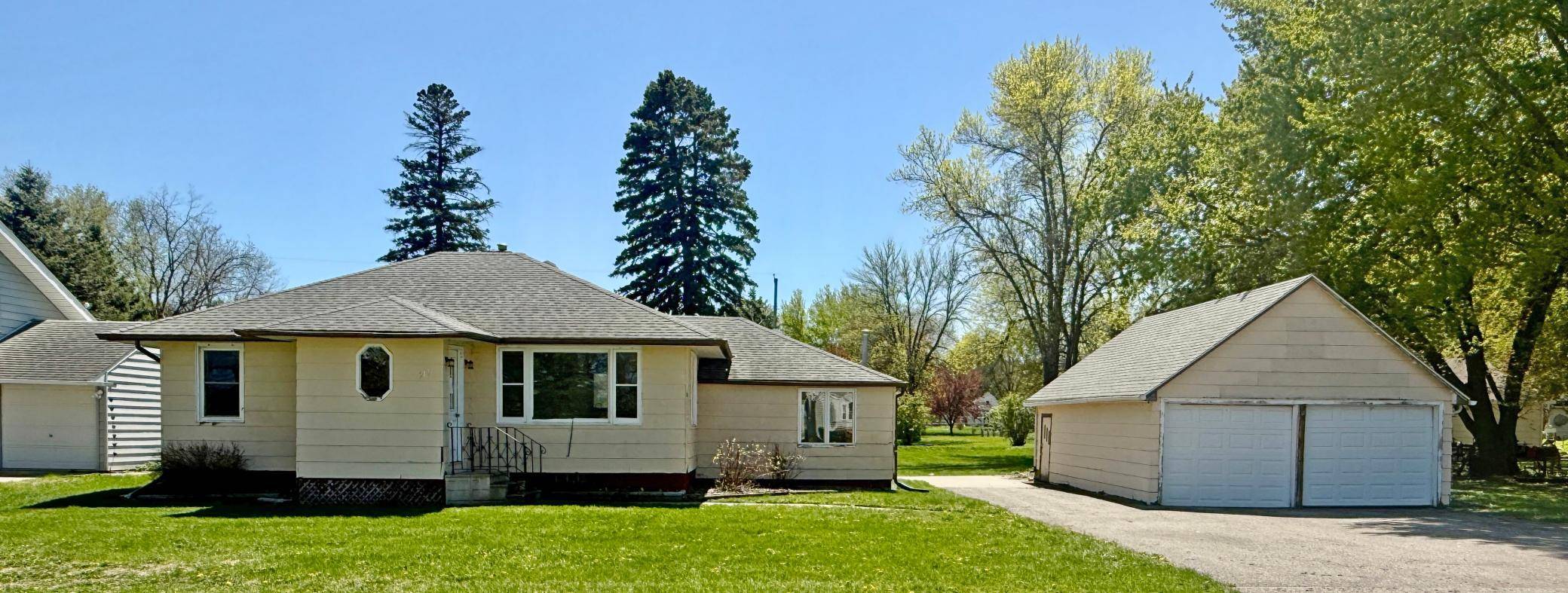 217 Pearl ST W, Amboy, MN 56010