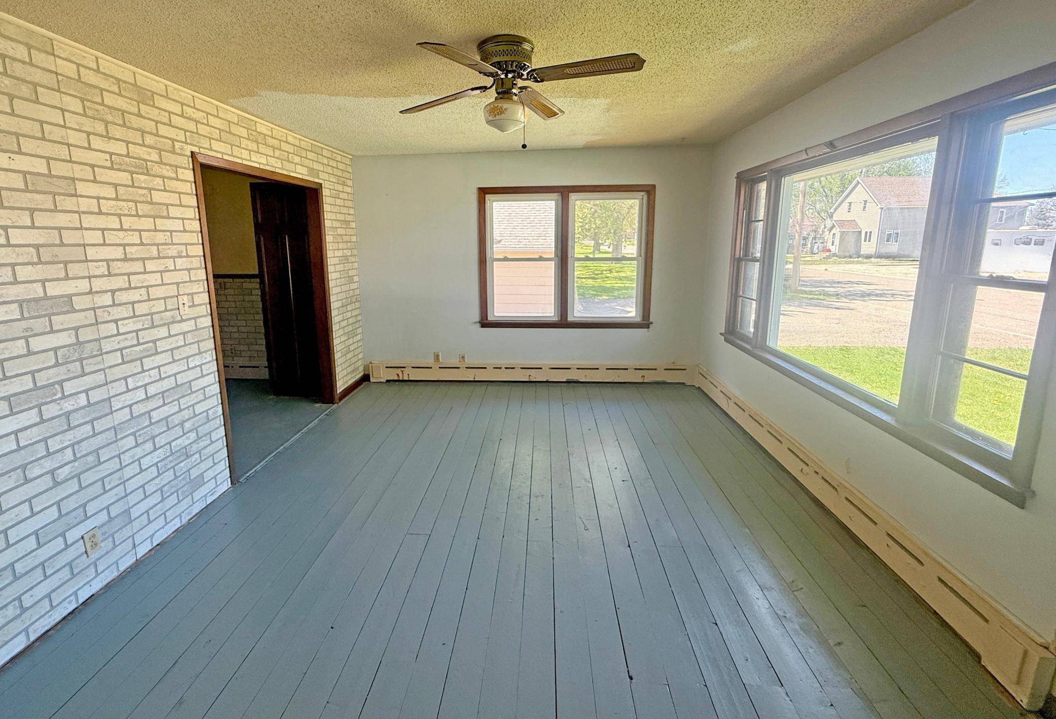 217 Pearl ST W, Amboy, MN 56010