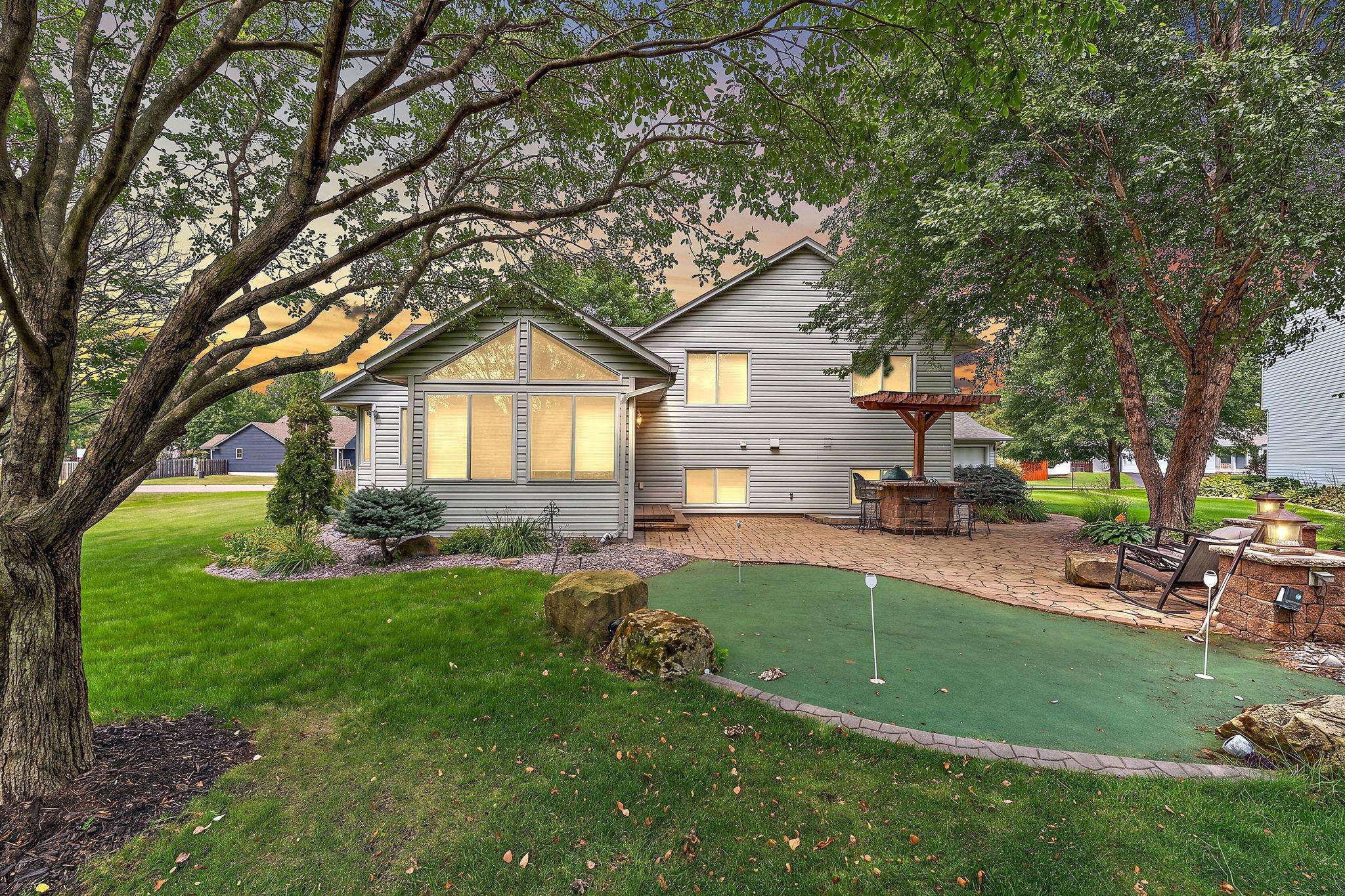 9013 Indian BLVD S, Cottage Grove, MN 55016