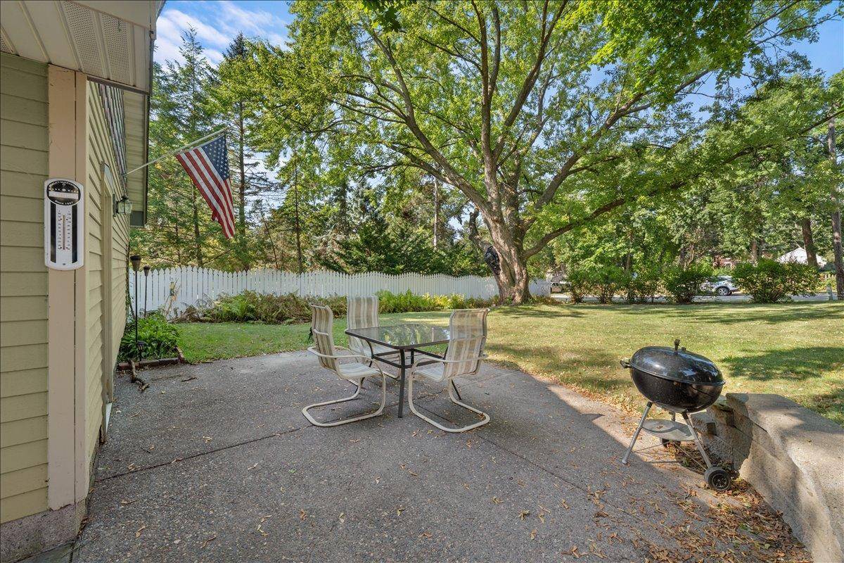 921 4th ST N, Stillwater, MN 55082