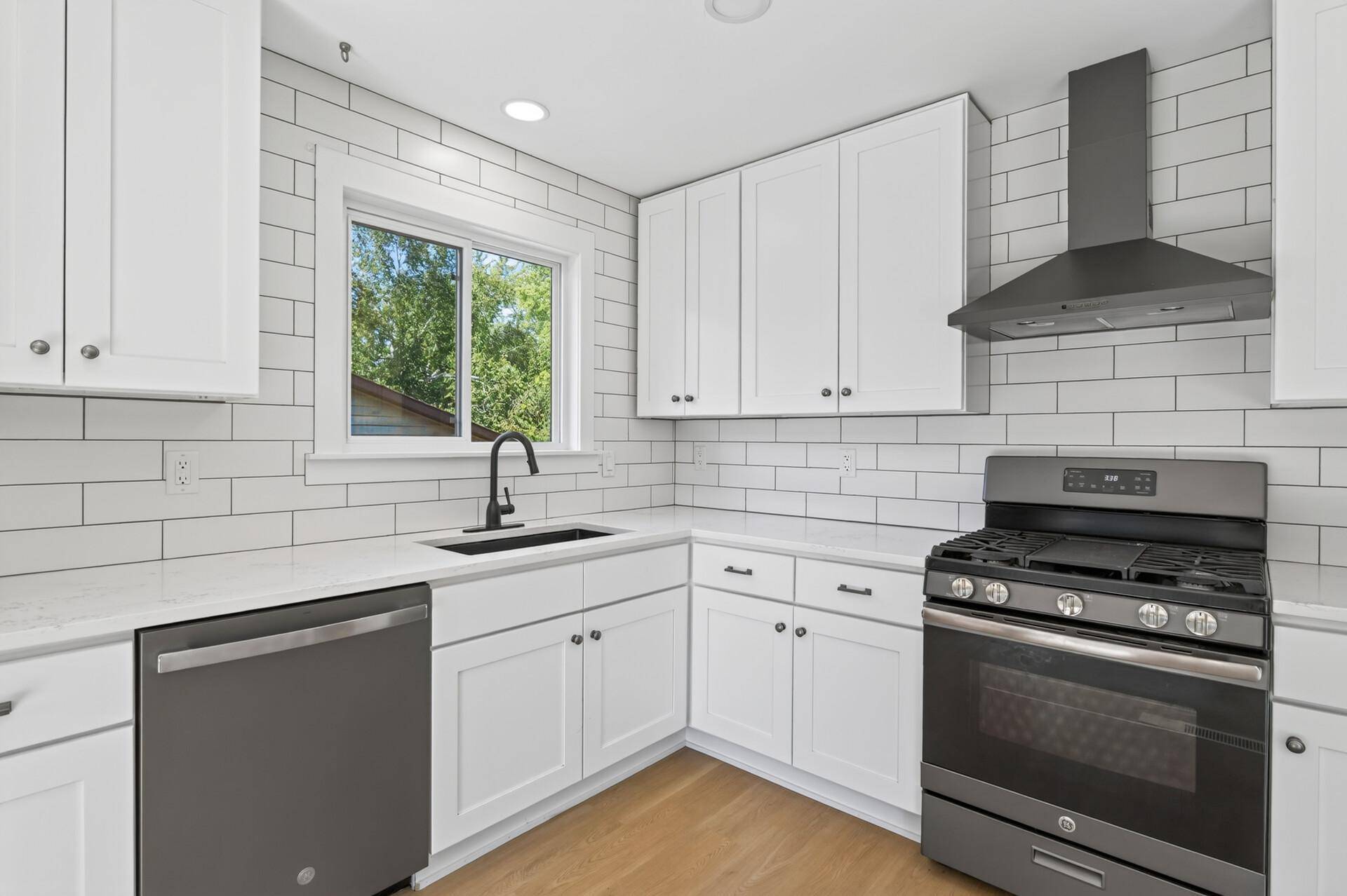 2667 Hawthorne LN, Stillwater, MN 55082