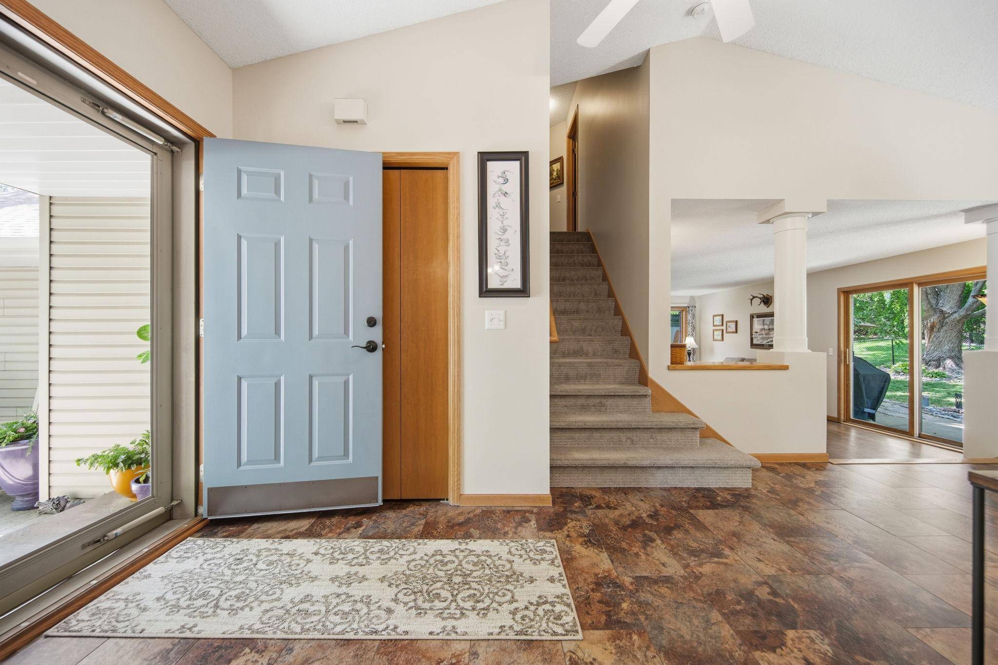 5604 Lone Oak DR, Savage, MN 55378