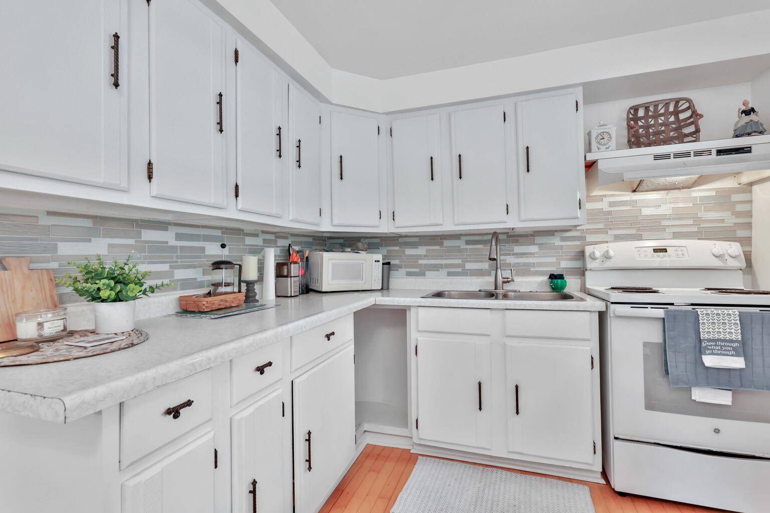 4781 Aberdeen RD, Mound, MN 55364