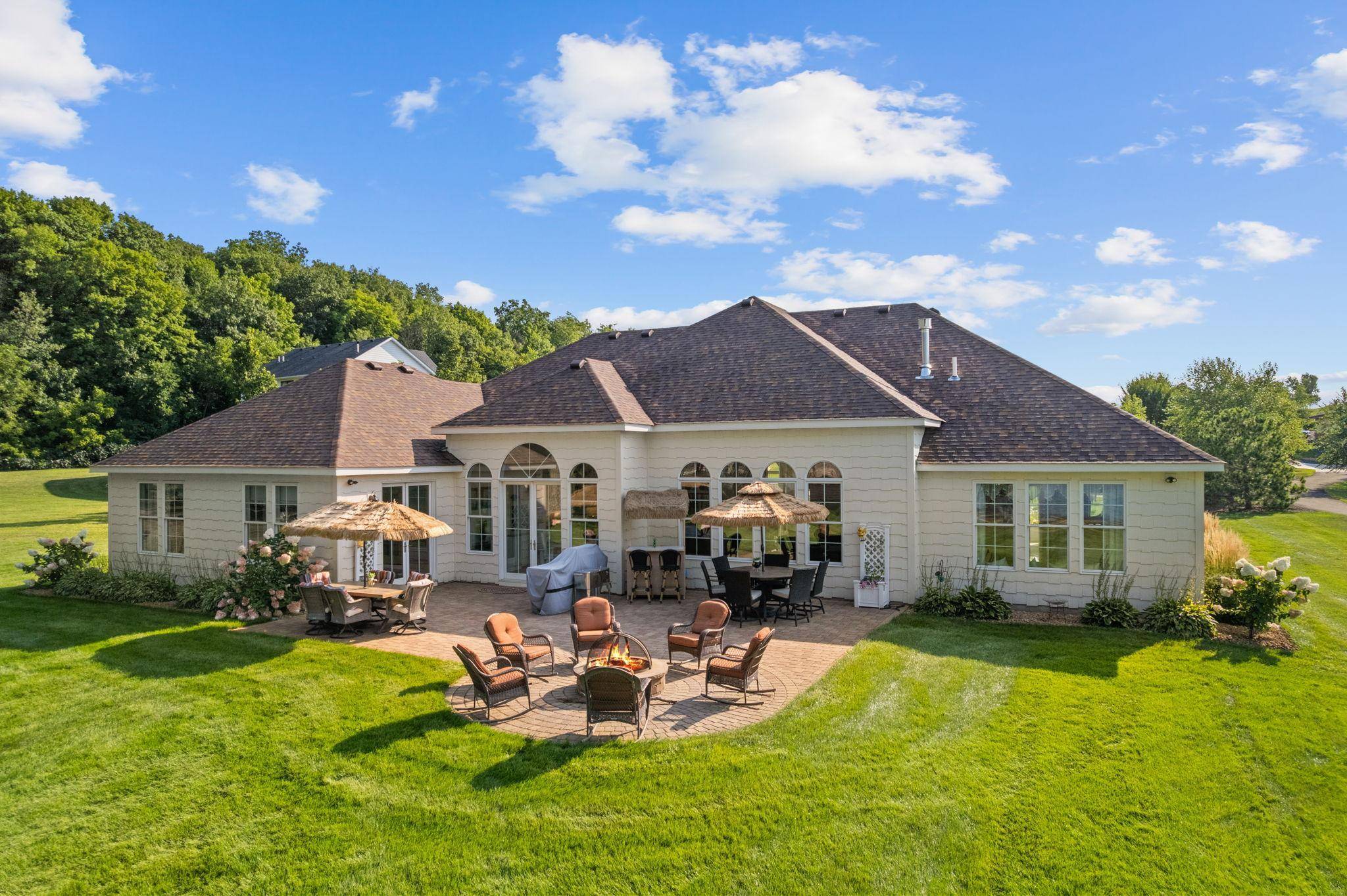 11344 Circle Ridge LN, Faribault, MN 55021