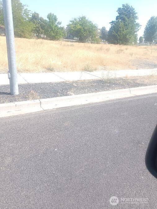 920 W Ted Yao Way, Moses Lake, WA 98837