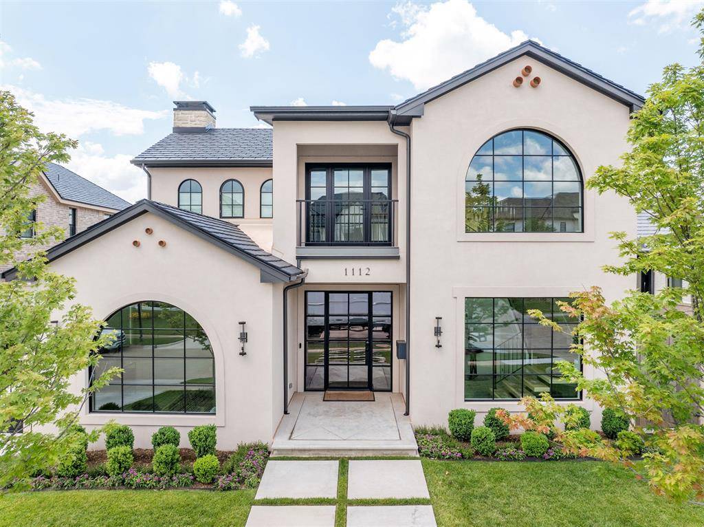 1112 Cumberland CT, Nichols Hills, OK 73116