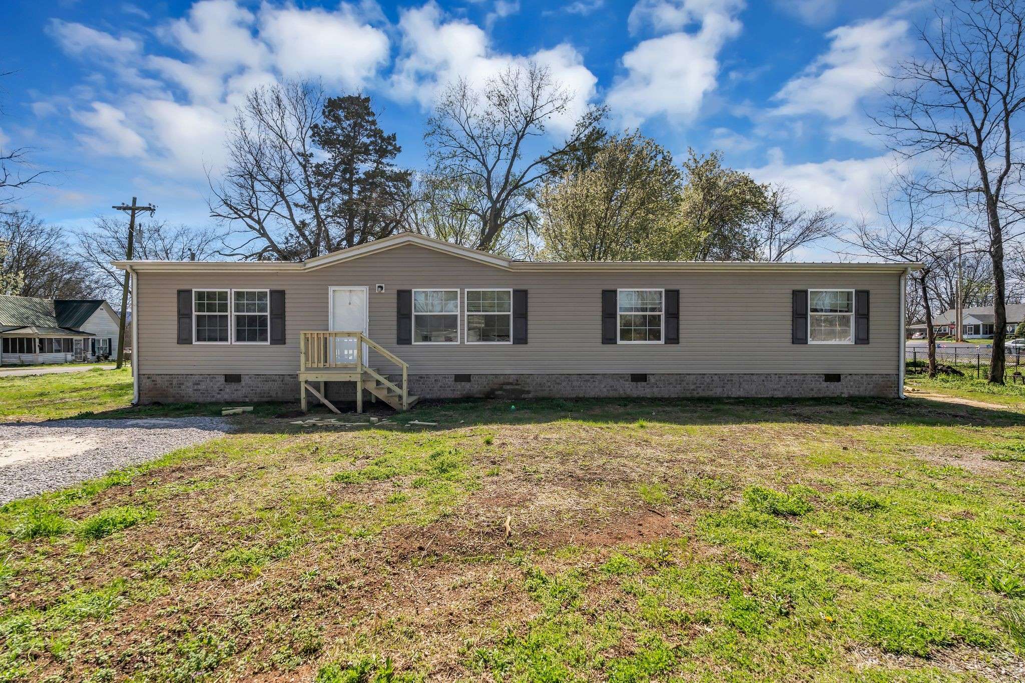 201 England St #W, Cowan, TN 37318