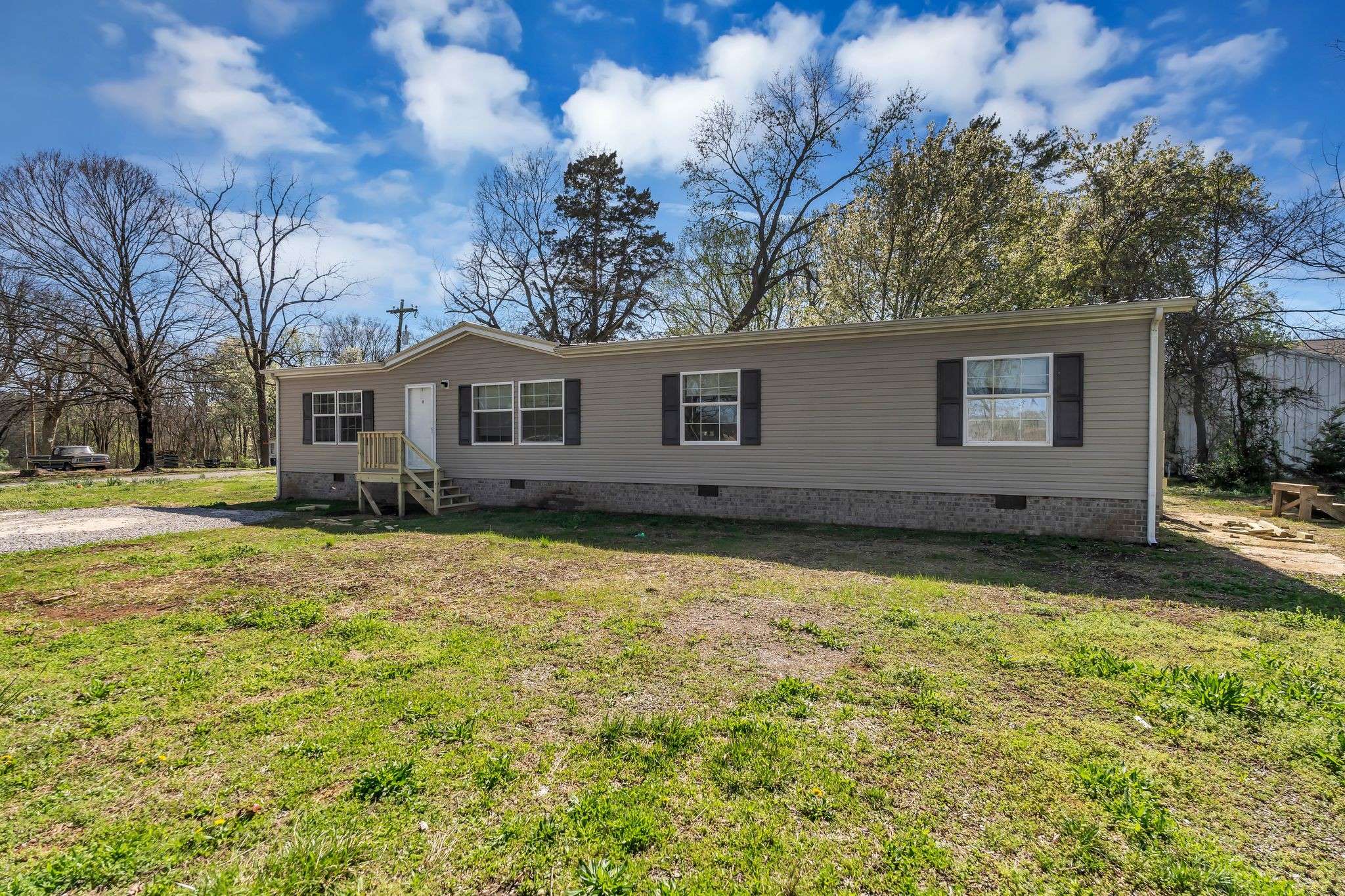201 England St #W, Cowan, TN 37318