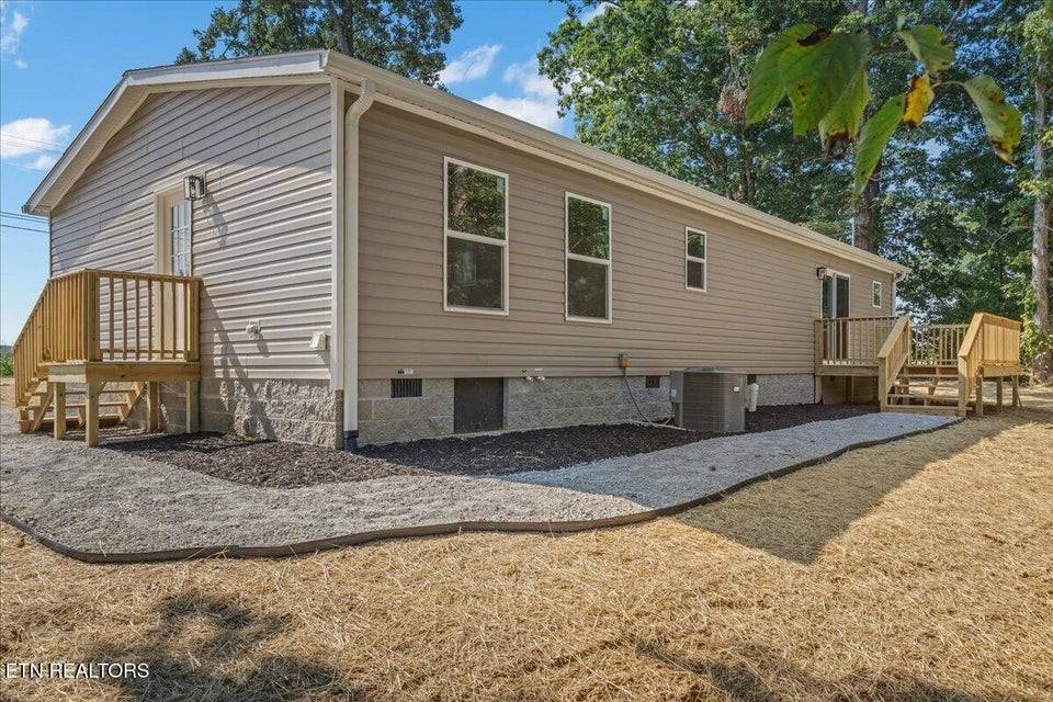 1107 Oak Grove Rd, Madisonville, TN 37354