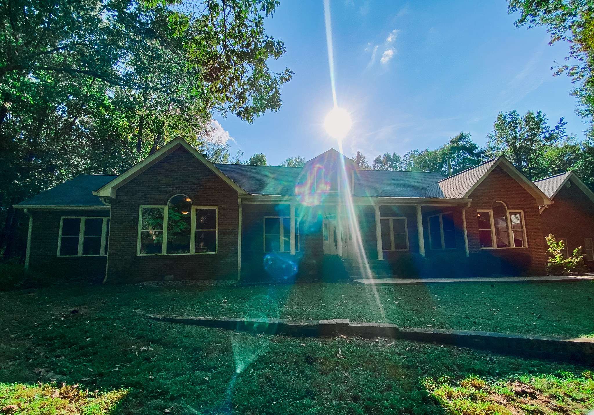 1006 Clearview Pt, Cottontown, TN 37048