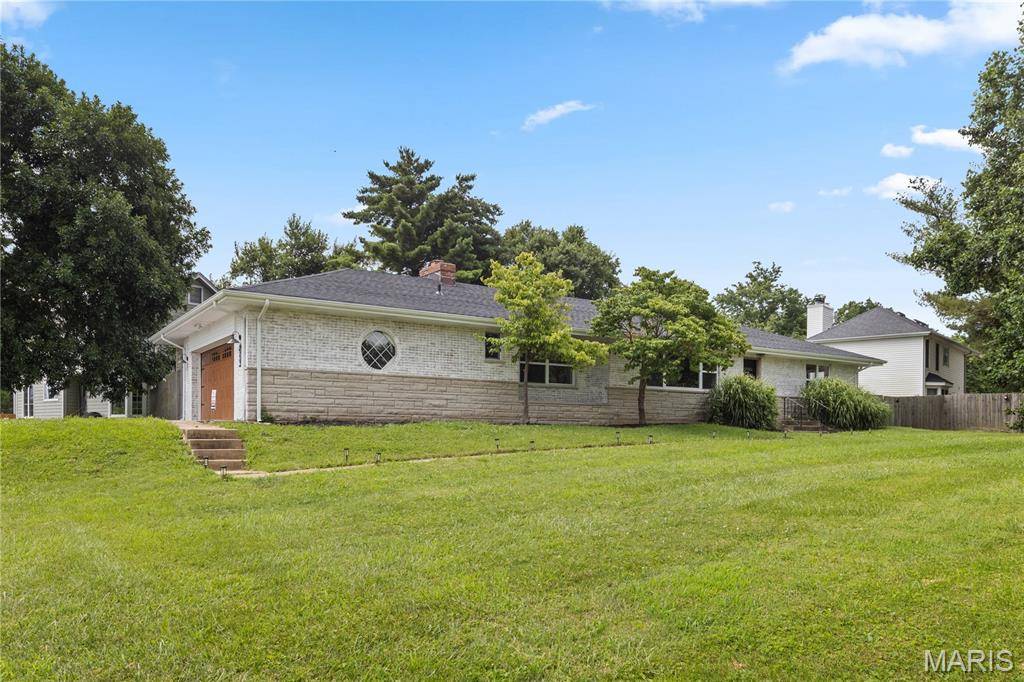 504 Wren AVE, Manchester, MO 63021
