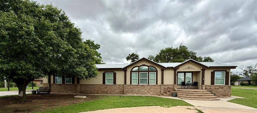 305 N GREER AVE, Duke, OK 73532