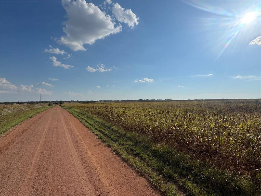 1270 E Rd. & N. 2020 RD, Carter, OK 73627