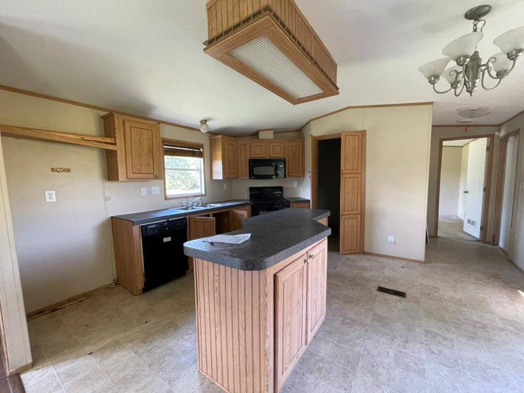 298 Evergreen ST, Lone Grove, OK 73443