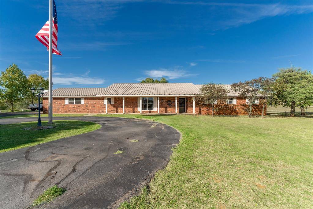 22609 E 1000 RD, Arapaho, OK 73620