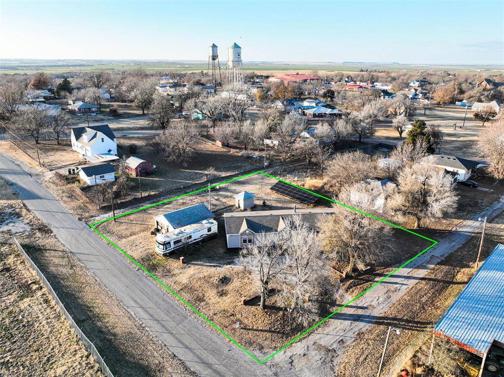 425 Caddo PL, Geary, OK 73040
