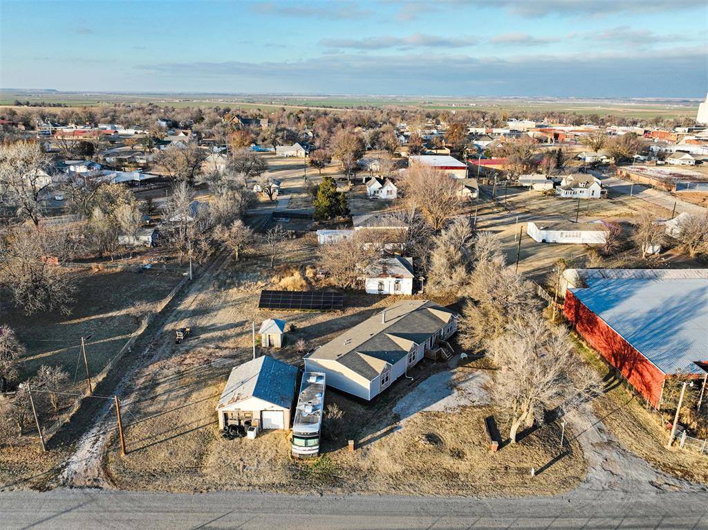 425 Caddo PL, Geary, OK 73040