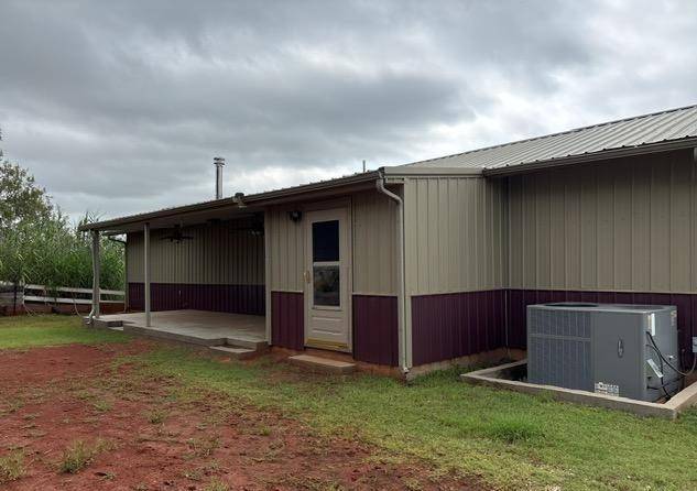 9887 N 2131 RD, Foss, OK 73647