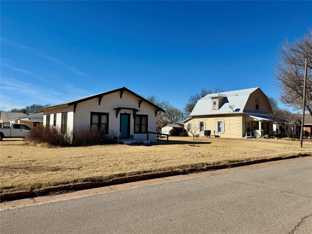 308 S Cearlock AVE, Cheyenne, OK 73628