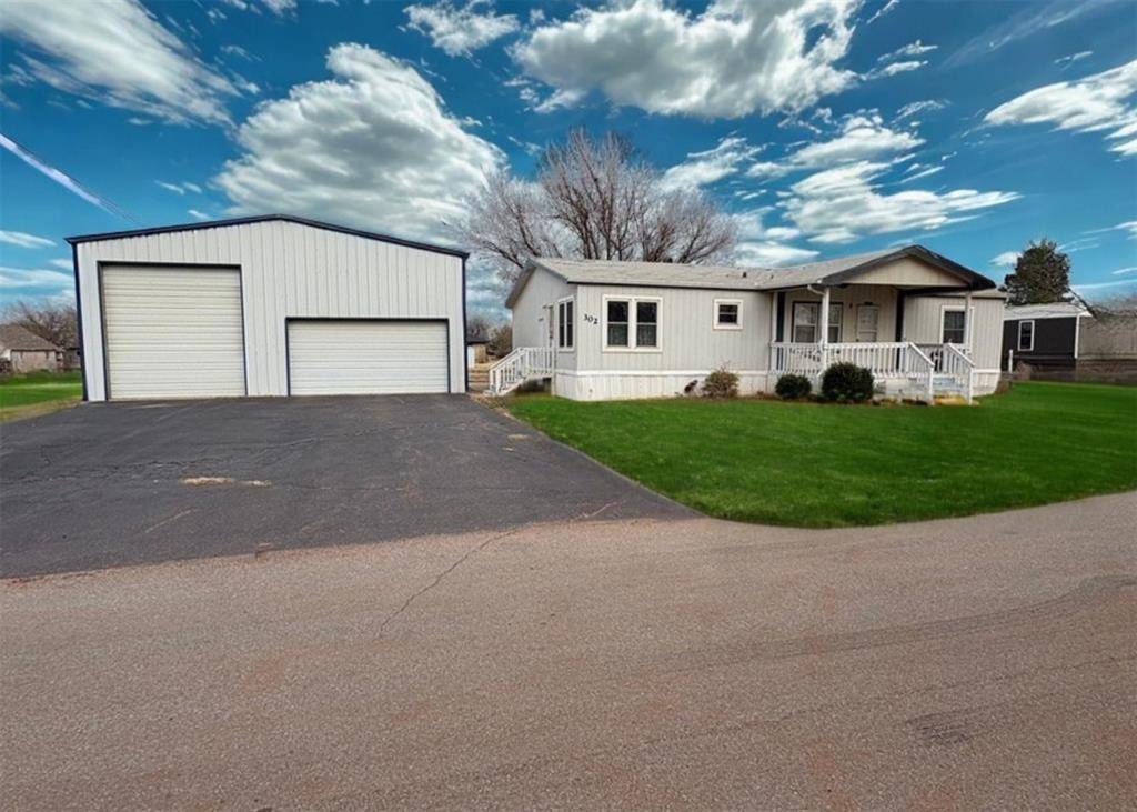 302 S 2nd ST, Canute, OK 73626