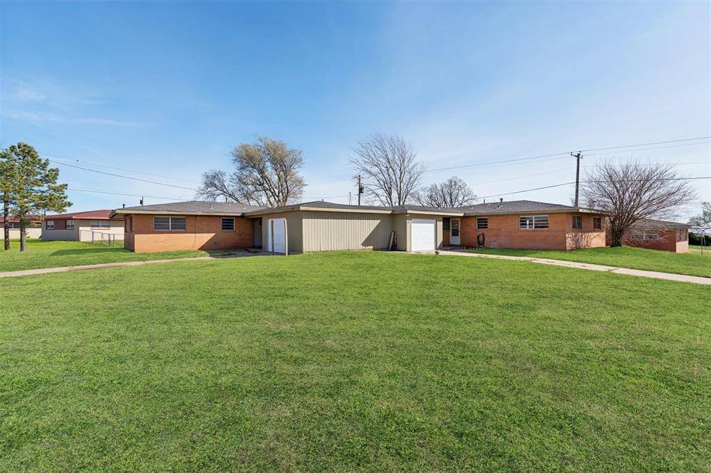 400 Cherokee TRL, Burns Flat, OK 73647