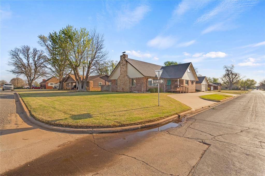 501 E Walnut ST, Fairview, OK 73737