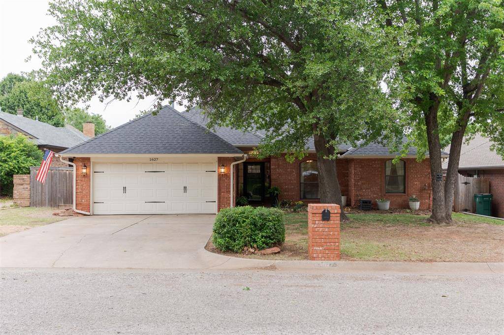 1627 Country Place RD, Oklahoma City, OK 73131